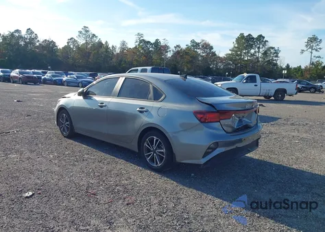 2022 Kia Forte Lxs z USA, uszkodzony, nr VIN 3KPF24AD4NE472231